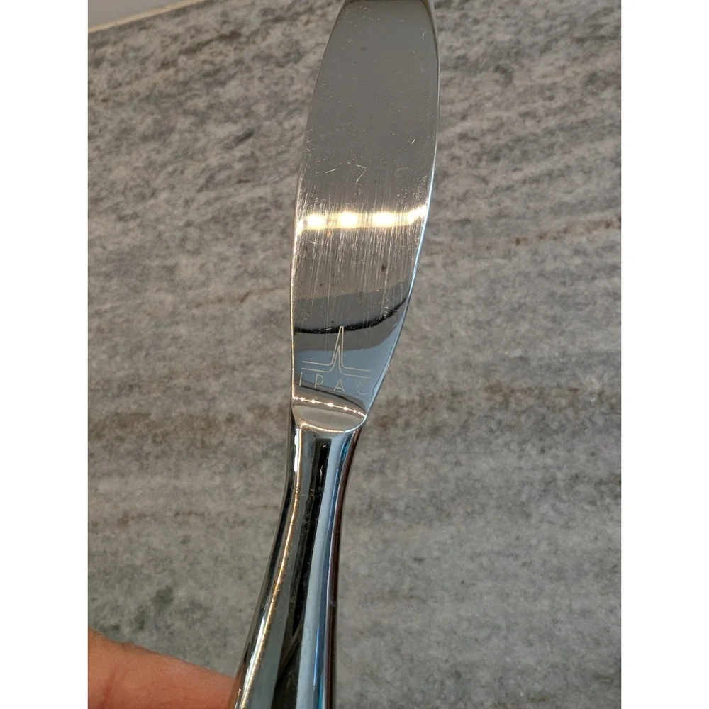 IVIC Standing Knife Spreader in Silver - Stainless Steel Blade and Handle‎